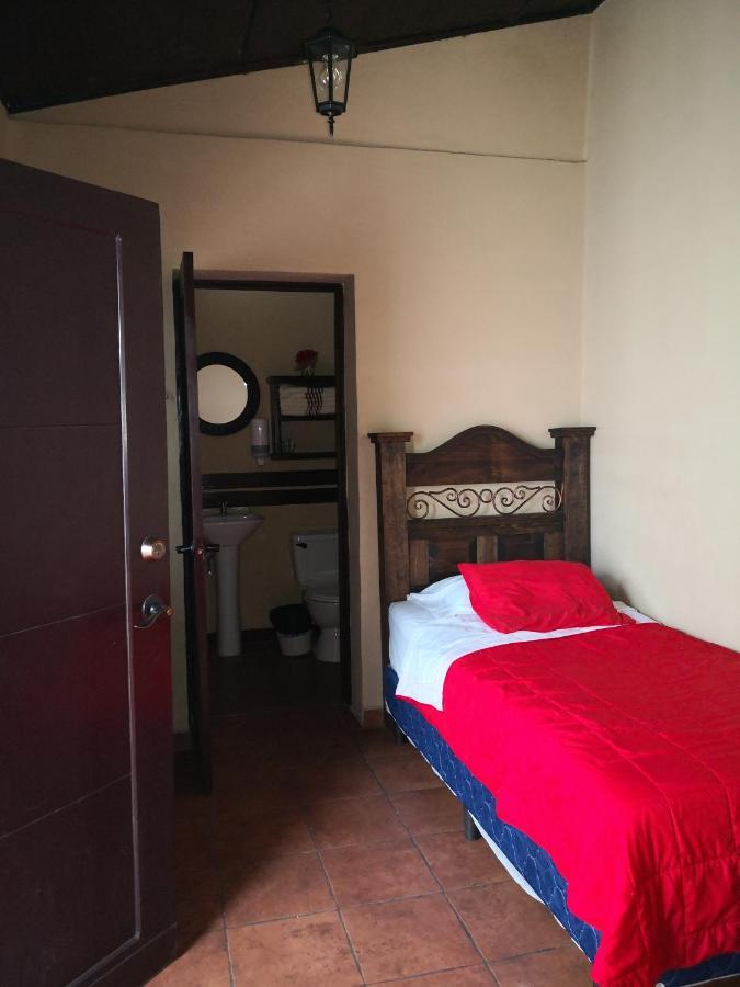 Hotel San Judas Tadeo Garden Antigua Екстериор снимка